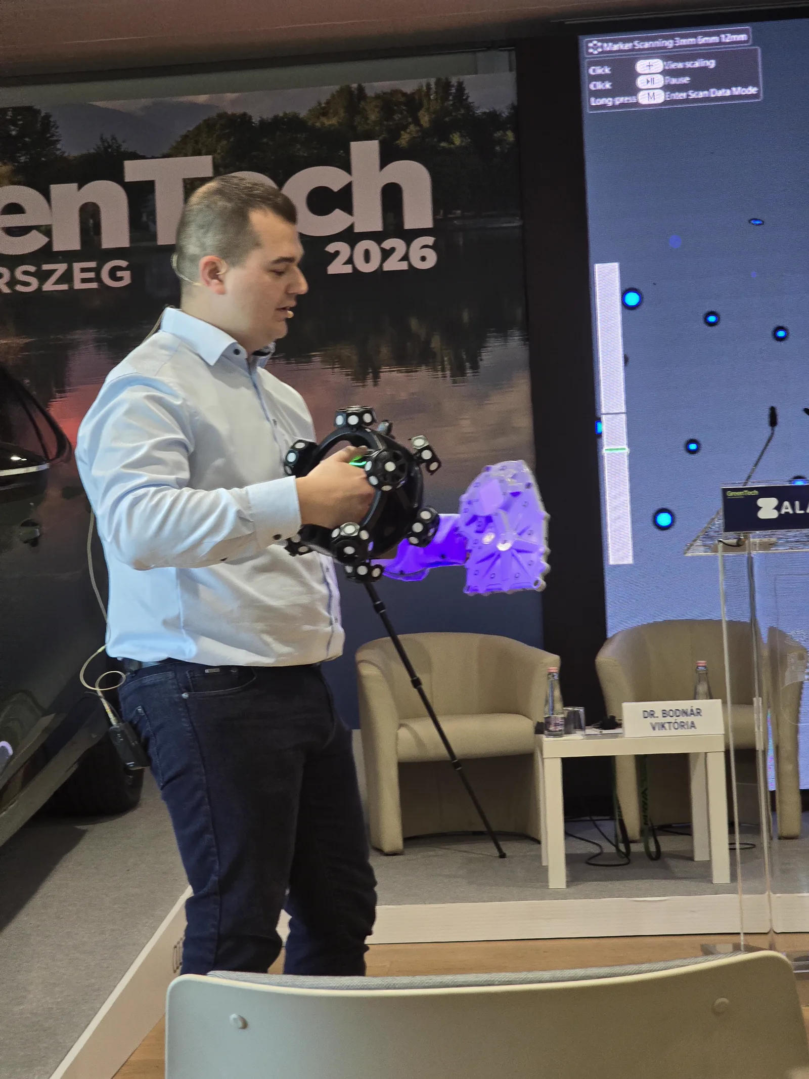 A fizikai autóalkatrész a GreenTech bemutatóján